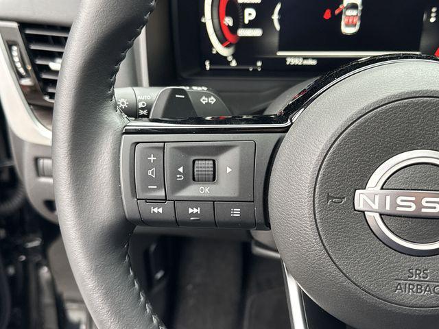 Photo of 2024 Super Black Nissan Rogue