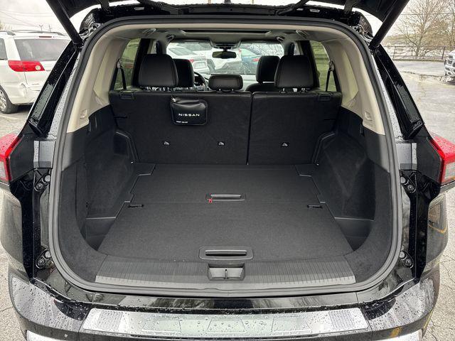 Photo of 2024 Super Black Nissan Rogue