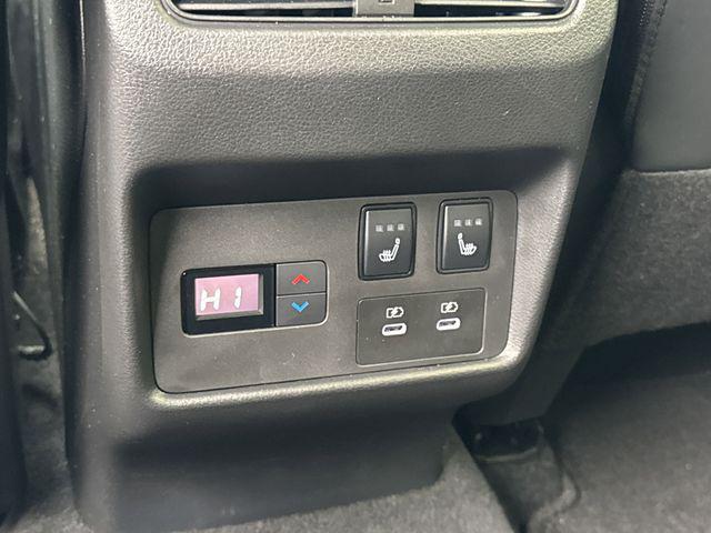 Photo of 2024 Super Black Nissan Rogue