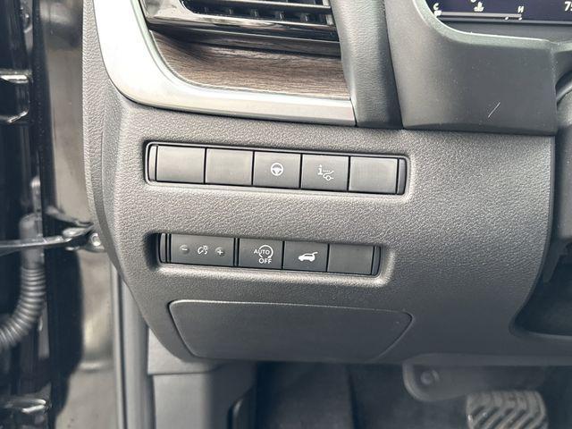 Photo of 2024 Super Black Nissan Rogue