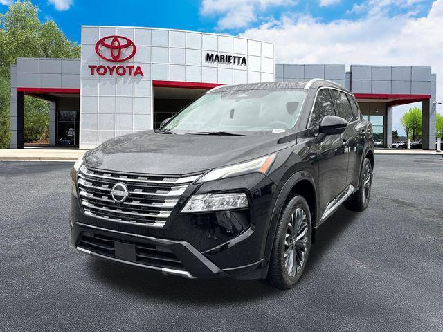 Photo of 2024 Super Black Nissan Rogue