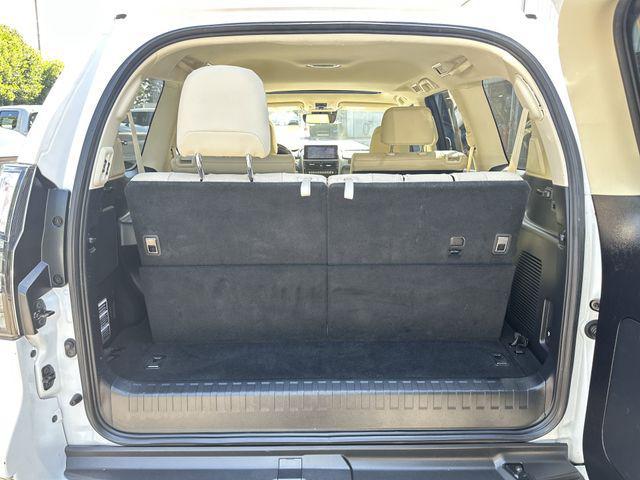 Photo of 2023 Eminent White Pearl Lexus GX 460