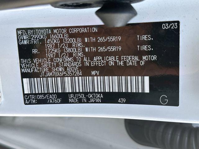 Photo of 2023 Eminent White Pearl Lexus GX 460
