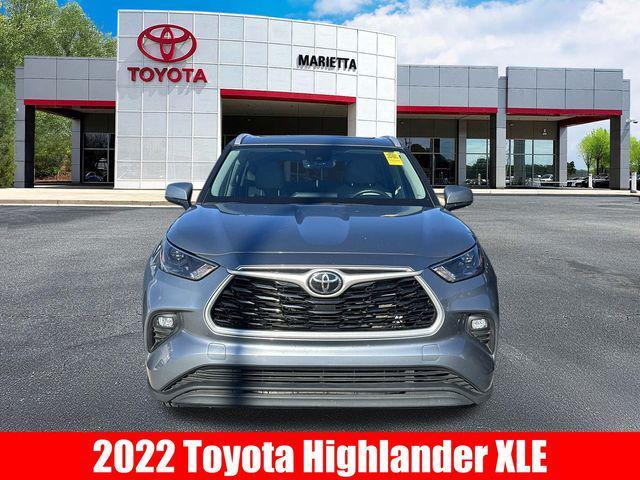 Photo of 2022 Moon Dust Toyota Highlander