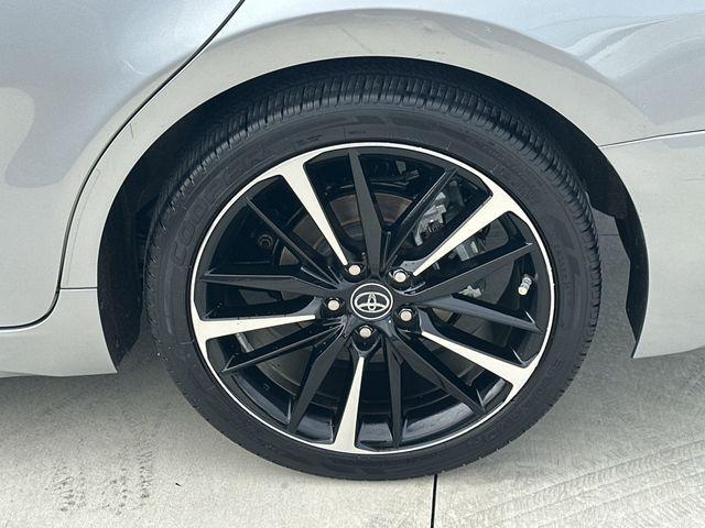 Photo of 2019 Celestial Silver Metallic Toyota Camry