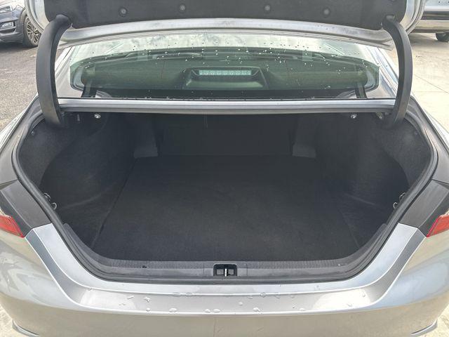 Photo of 2019 Celestial Silver Metallic Toyota Camry