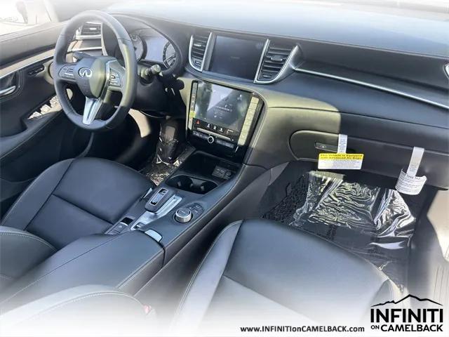 Photo of 2025 Radiant White INFINITI QX55