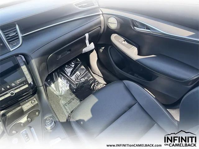 Photo of 2025 Radiant White INFINITI QX50