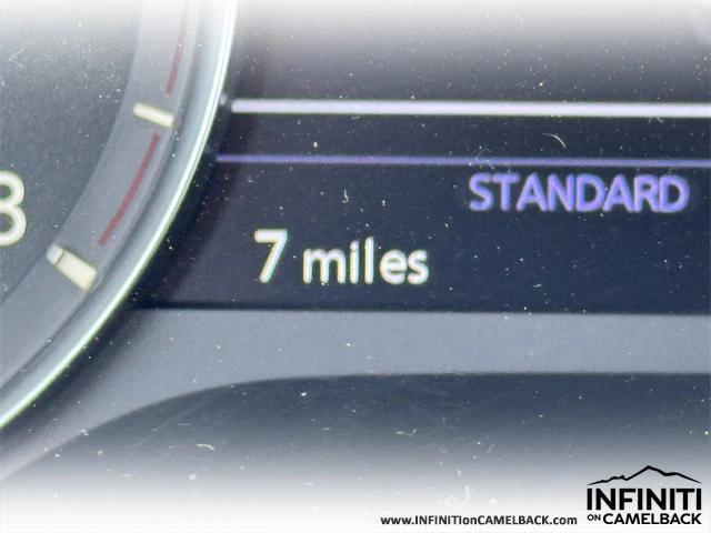 Photo of 2025 Radiant White INFINITI QX50