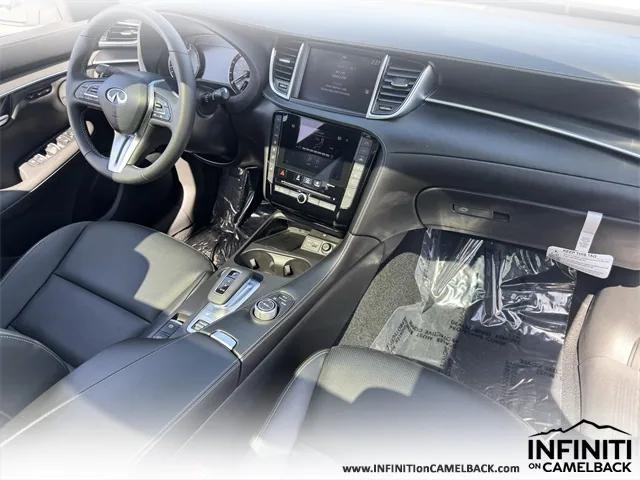 Photo of 2025 Radiant White INFINITI QX50