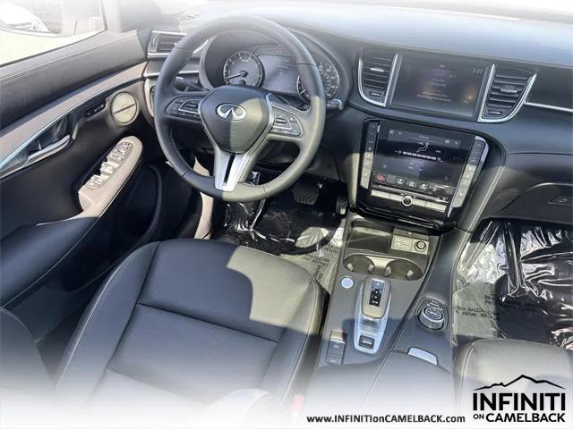 Photo of 2025 Radiant White INFINITI QX50