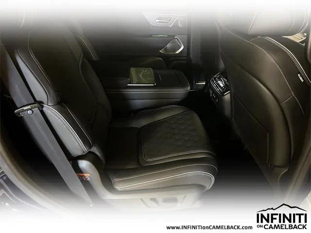 Photo of 2025 Black Obsidian/Grand Blue INFINITI QX80