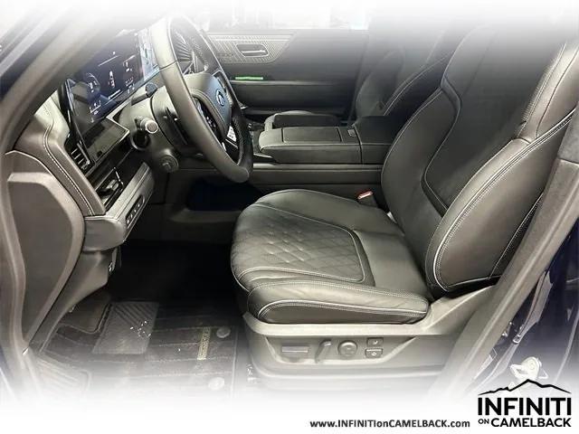 Photo of 2025 Black Obsidian/Grand Blue INFINITI QX80