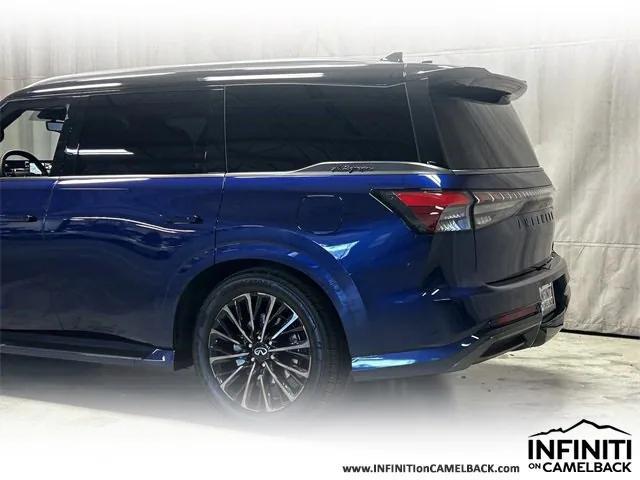 Photo of 2025 Black Obsidian/Grand Blue INFINITI QX80