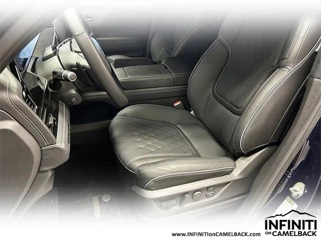 Photo of 2025 Black Obsidian/Grand Blue INFINITI QX80