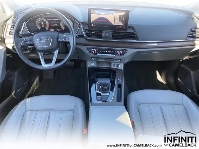 Photo of 2022 Florett Silver Metallic Audi Q5