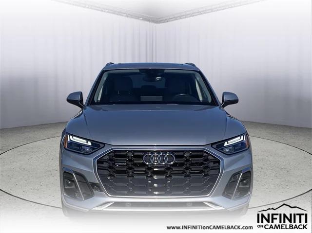 Photo of 2022 Florett Silver Metallic Audi Q5