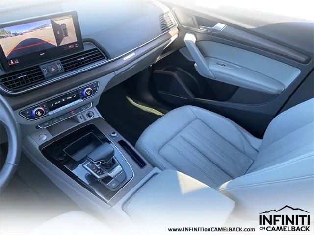 Photo of 2022 Florett Silver Metallic Audi Q5