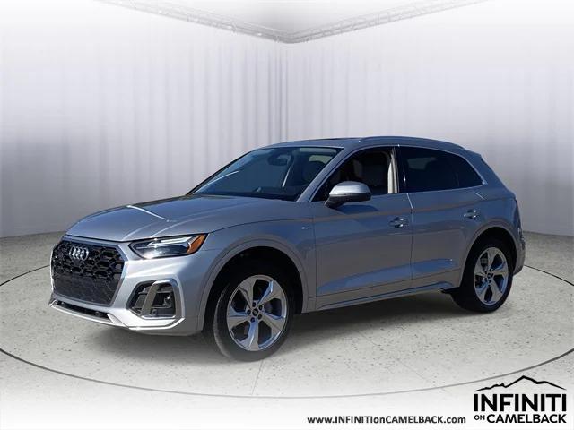 Photo of 2022 Florett Silver Metallic Audi Q5