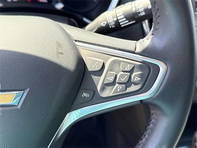 Photo of 2022 Silver Ice Metallic Chevrolet Equinox