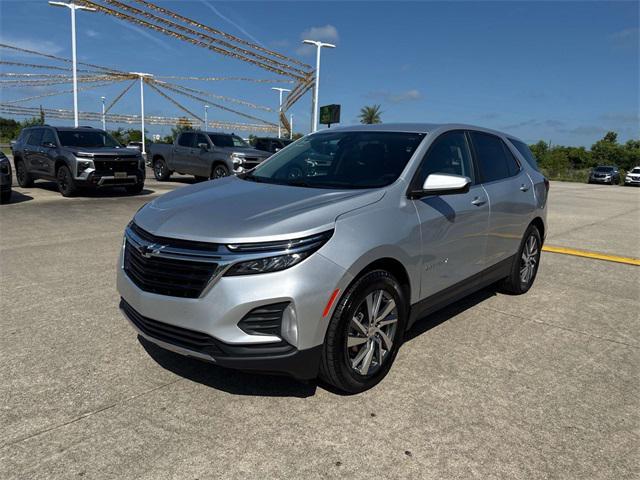 Photo of 2022 Silver Ice Metallic Chevrolet Equinox
