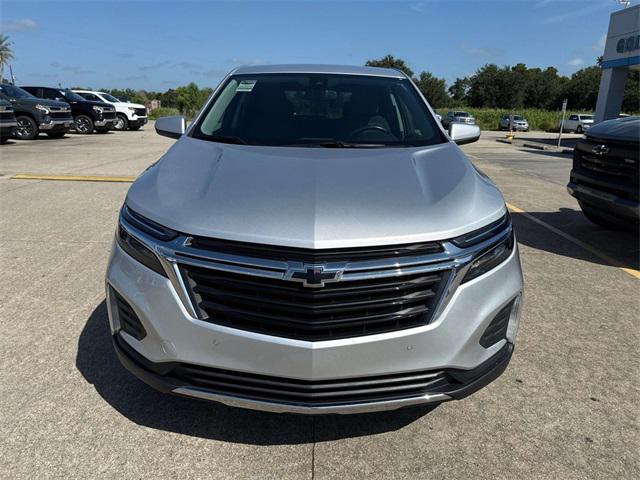 Photo of 2022 Silver Ice Metallic Chevrolet Equinox
