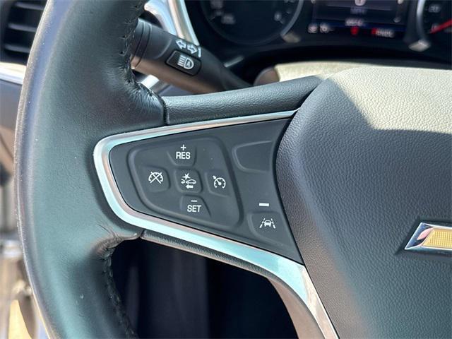 Photo of 2022 Silver Ice Metallic Chevrolet Equinox