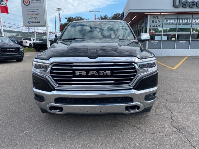 Photo of 2019 Diamond Black Crystal Pearlcoat RAM 1500
