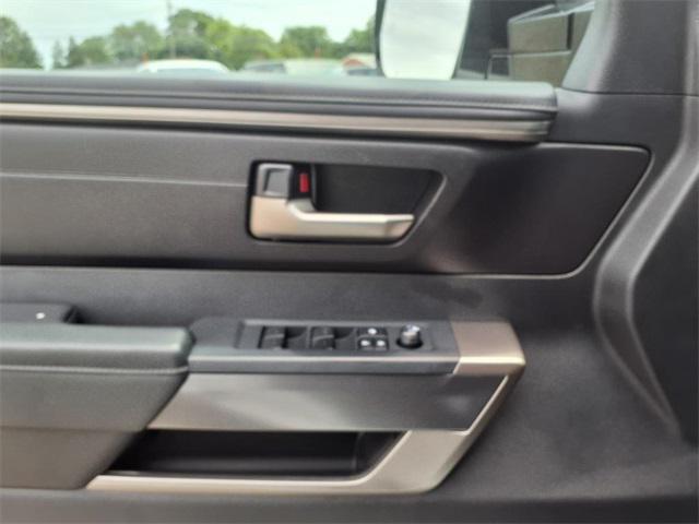 Photo of 2022 White Toyota Tundra