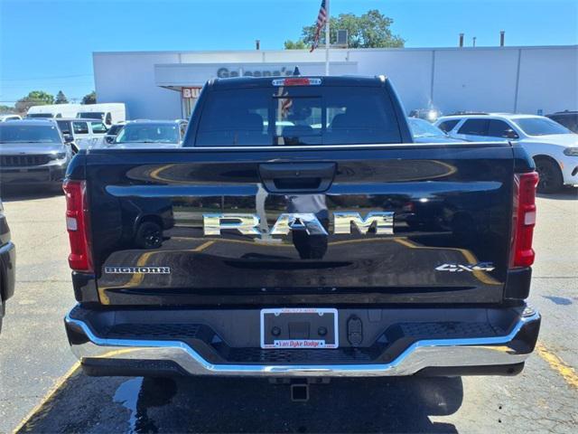 Photo of 2025 Diamond Black Crystal Pearlcoat RAM 1500