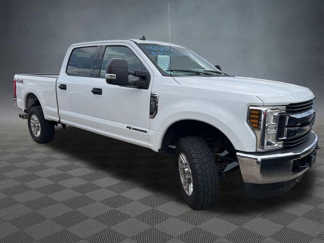 Photo of 2019 Oxford White Ford F-250