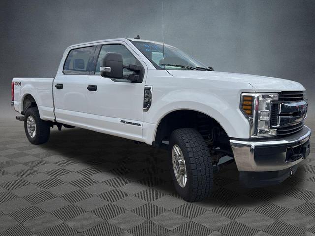 Photo of 2019 Oxford White Ford F-250