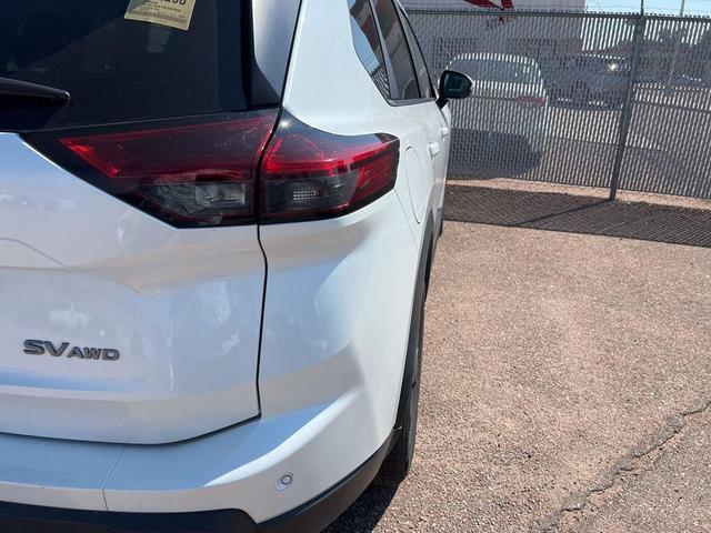 Photo of 2024 Everest White Pearl Nissan Rogue