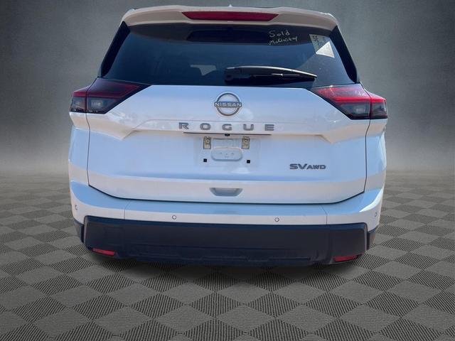Photo of 2024 Everest White Pearl Nissan Rogue