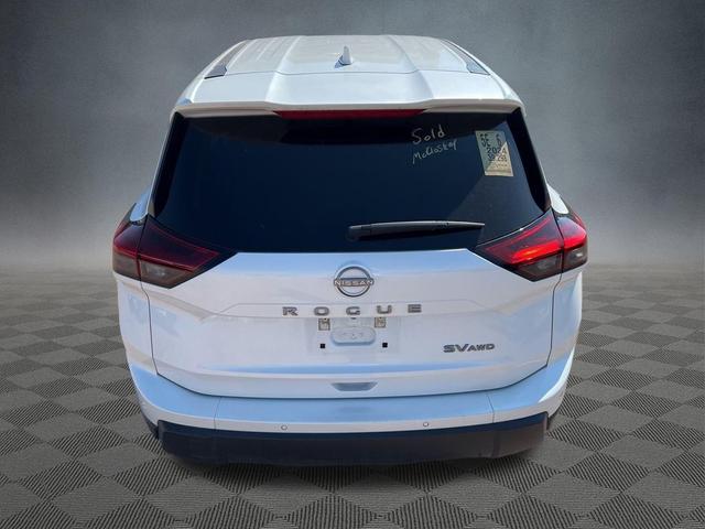 Photo of 2024 Everest White Pearl Nissan Rogue