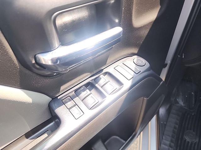 Photo of 2017 Silver Ice Metallic Chevrolet Silverado 1500