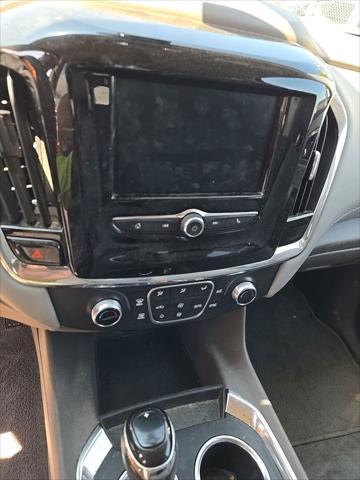 Photo of 2020 Summit White Chevrolet Traverse