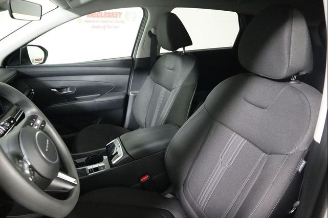 Photo of 2025 White Pearl Hyundai TUCSON