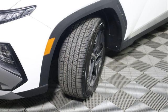 Photo of 2025 White Pearl Hyundai TUCSON