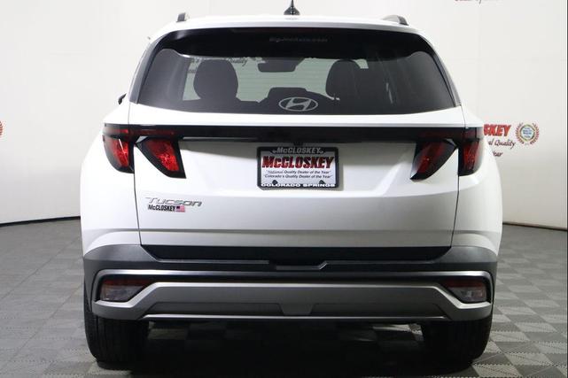Photo of 2025 White Pearl Hyundai TUCSON