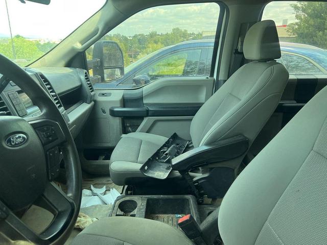 Photo of 2022 Oxford White Ford F-250