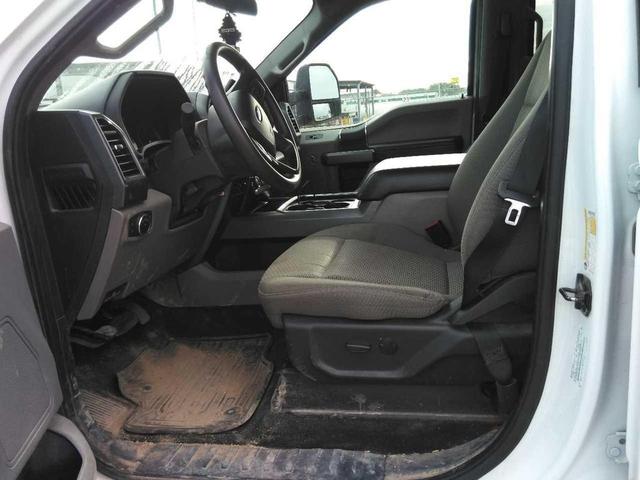 Photo of 2022 Oxford White Ford F-250