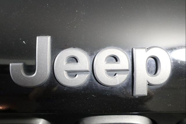 Photo of 2018 Black Jeep Renegade