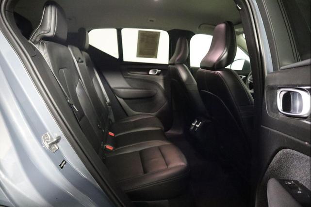 Photo of 2021 Thunder Grey Metallic Volvo XC40