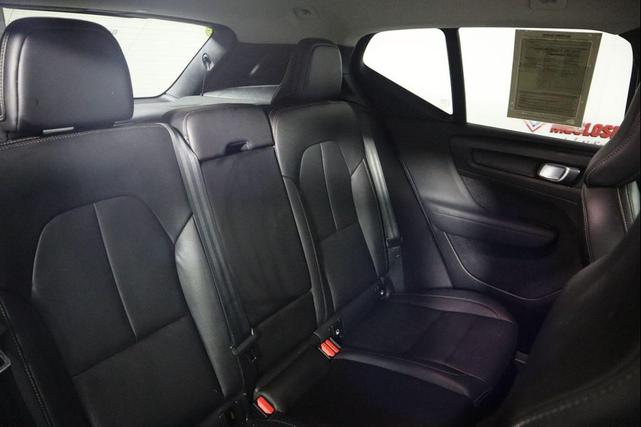 Photo of 2021 Thunder Grey Metallic Volvo XC40