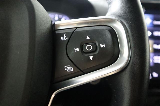 Photo of 2021 Thunder Grey Metallic Volvo XC40