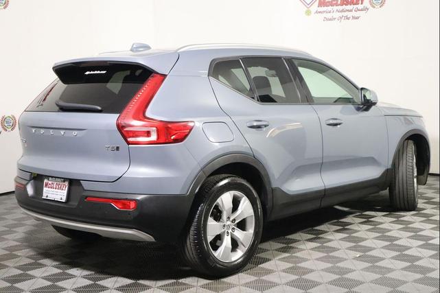 Photo of 2021 Thunder Grey Metallic Volvo XC40