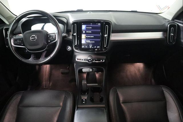 Photo of 2021 Thunder Grey Metallic Volvo XC40