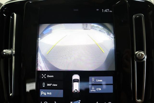 Photo of 2021 Thunder Grey Metallic Volvo XC40