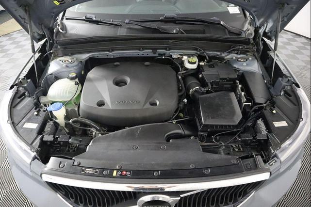 Photo of 2021 Thunder Grey Metallic Volvo XC40